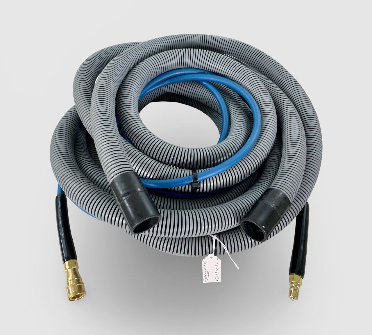 PRE-OWNED 25ft / 7.5m High Pressure Solution & Lightweight 32mm Vacuum Hose Set – Fitted with Standard Brass Male & Female Connectors & 38mm / 1.5 inch Hose Cuffs